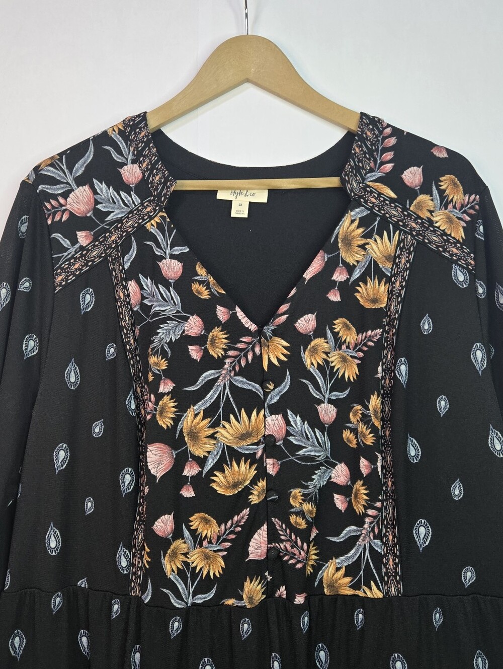 STYLE & CO Size 2X Black Floral Tiered 3/4 Sleeve V-neck Dress,  Covered Buttons - Picture 3 of 12